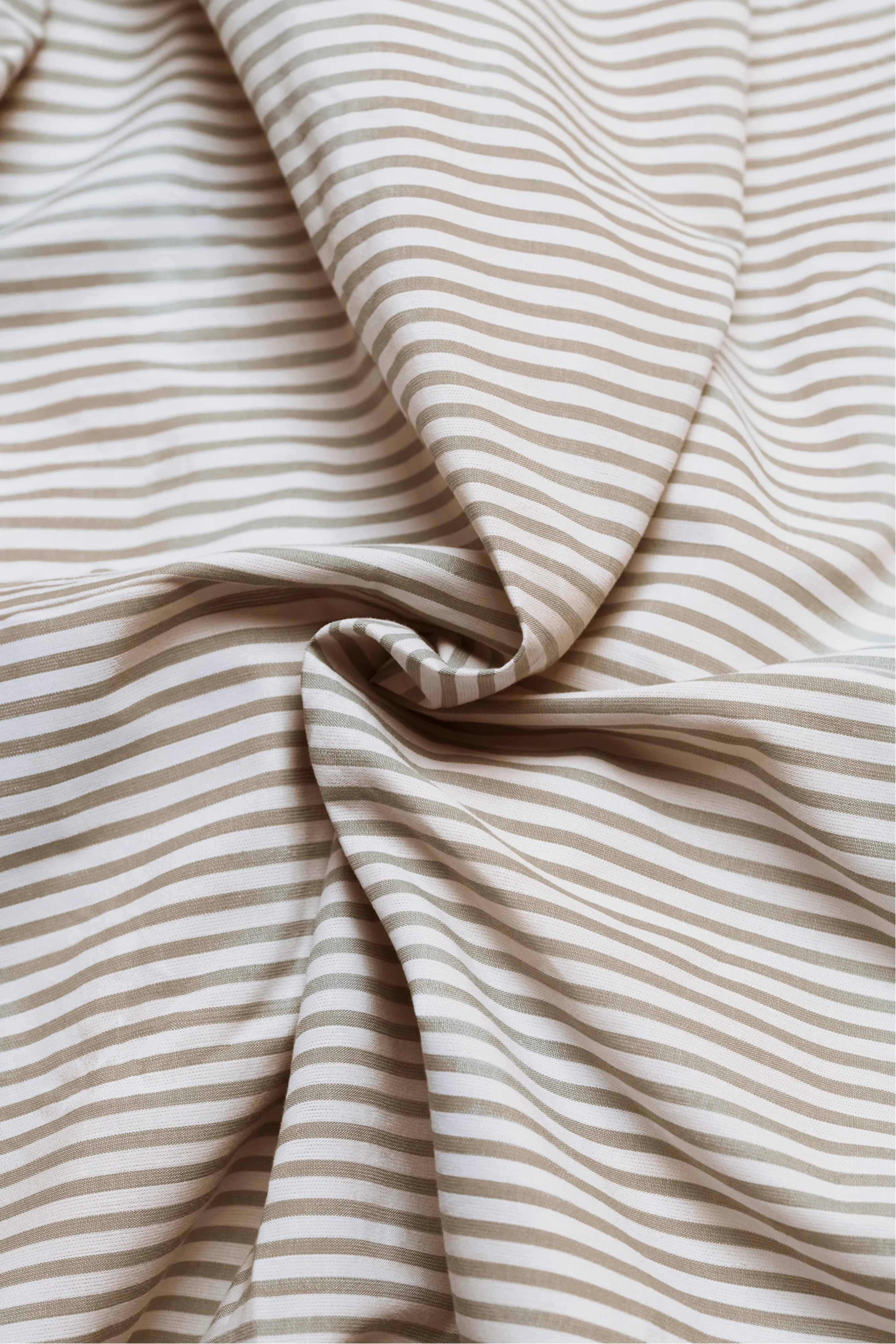 Cloudpillo Striped Bedding Set - Image 15